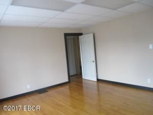 500 S Court St, Marion, IL 62959